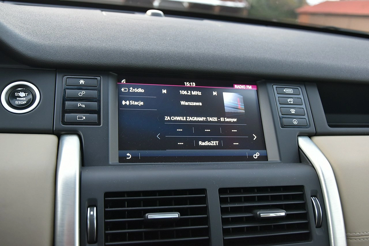 Land Rover Discovery Sport - Zdjęcie 32