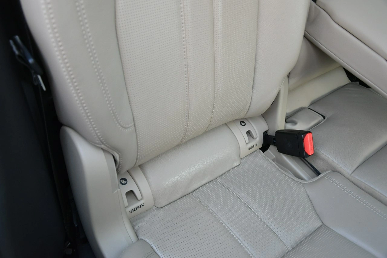 Land Rover Discovery Sport - Zdjęcie 35