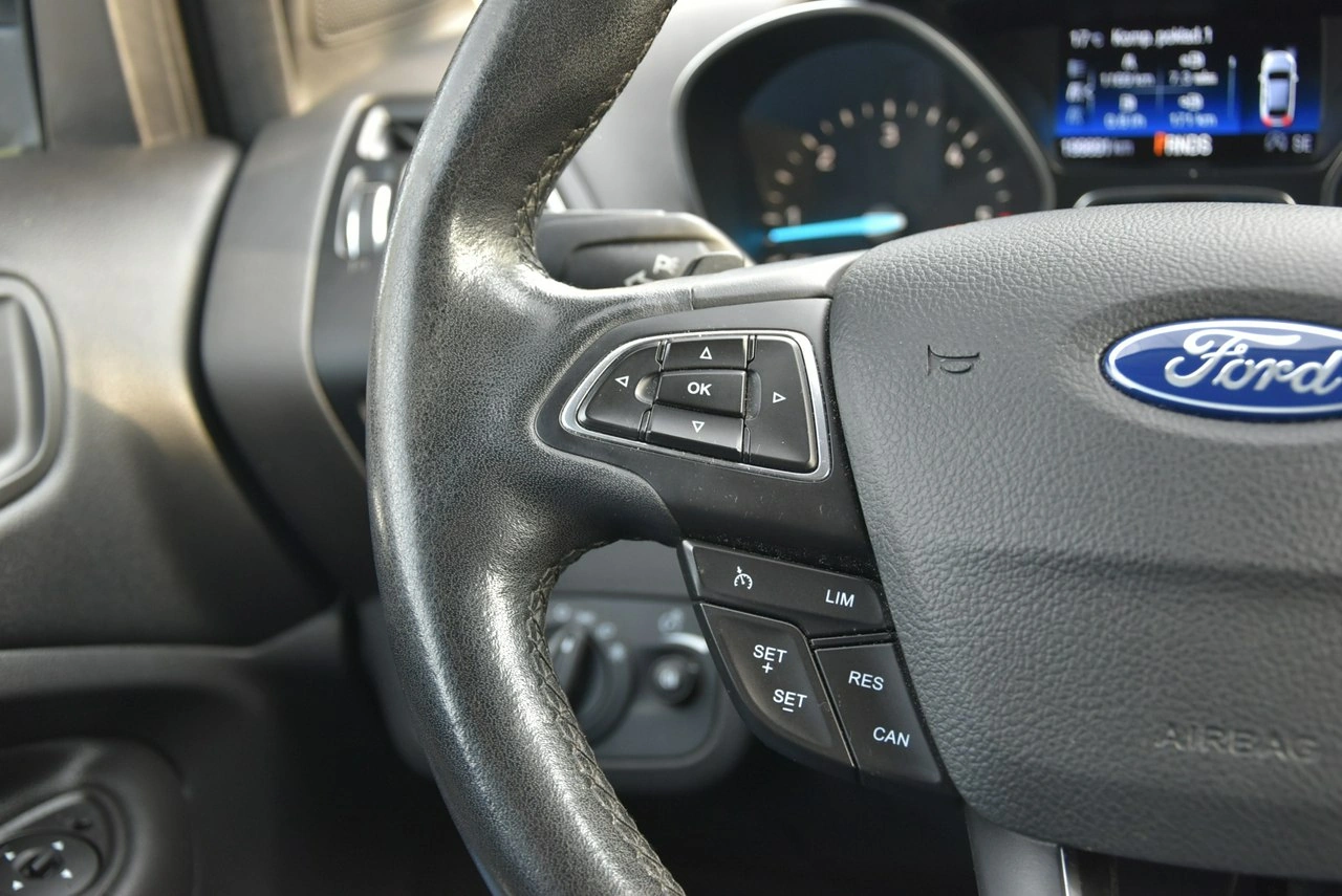 Ford Kuga - Zdjęcie 17