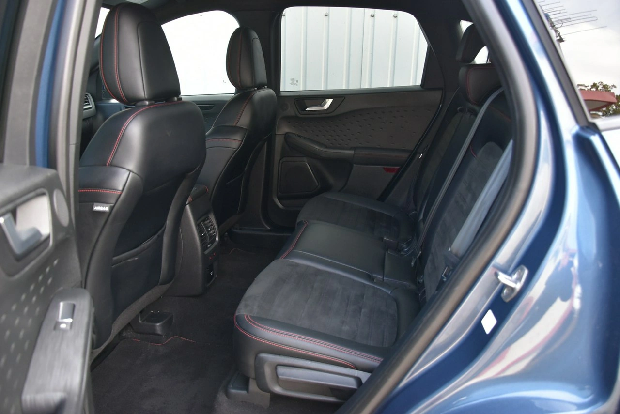 Ford Kuga - Zdjęcie 17