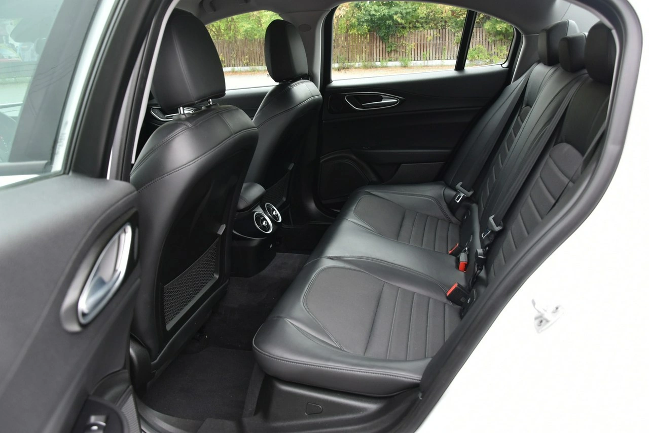 Alfa Romeo Giulia - Zdjęcie 13