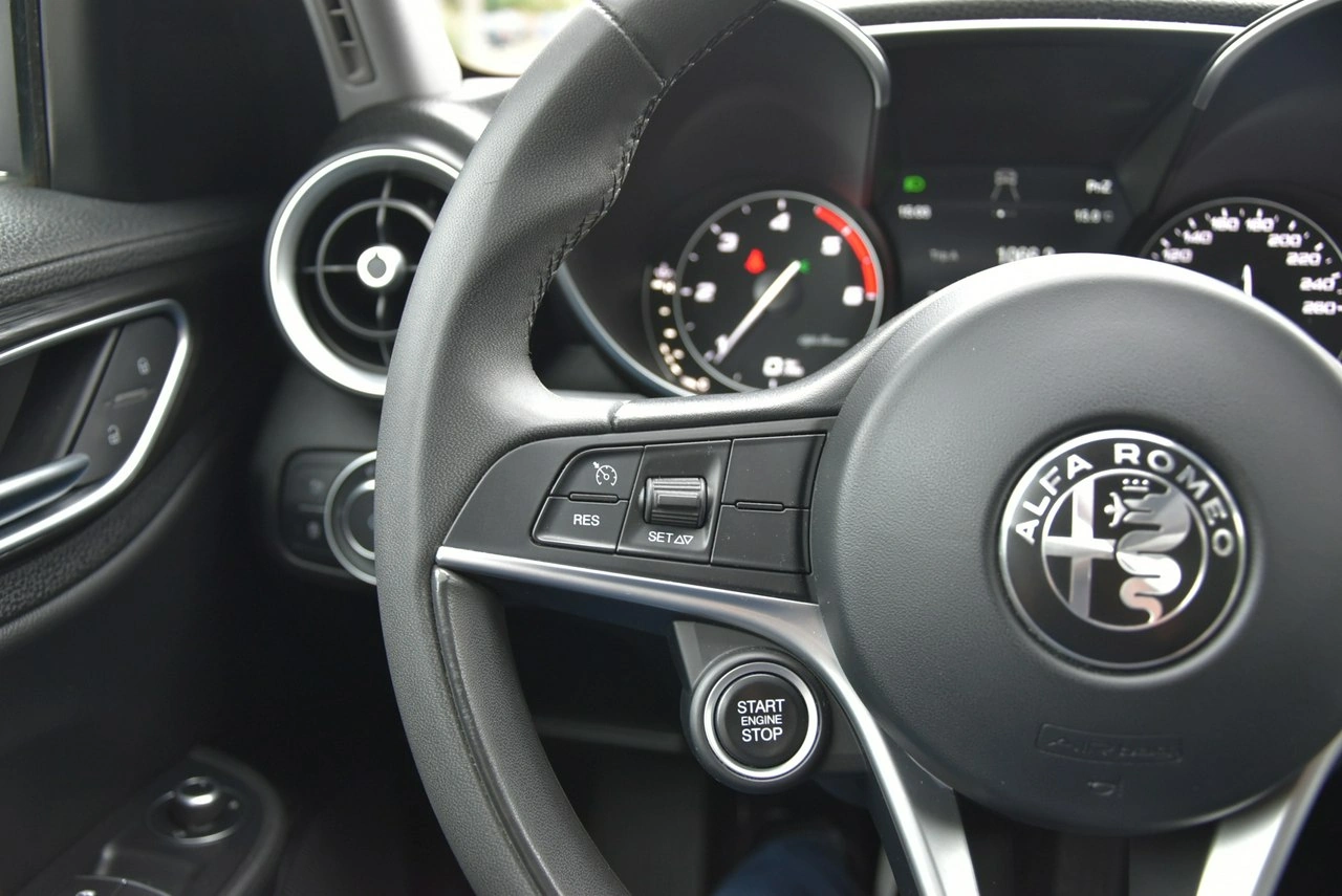 Alfa Romeo Giulia - Zdjęcie 16