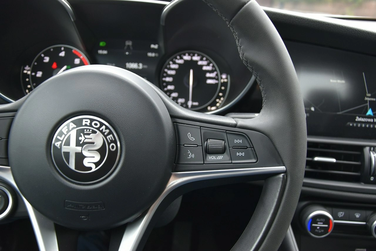 Alfa Romeo Giulia - Zdjęcie 17