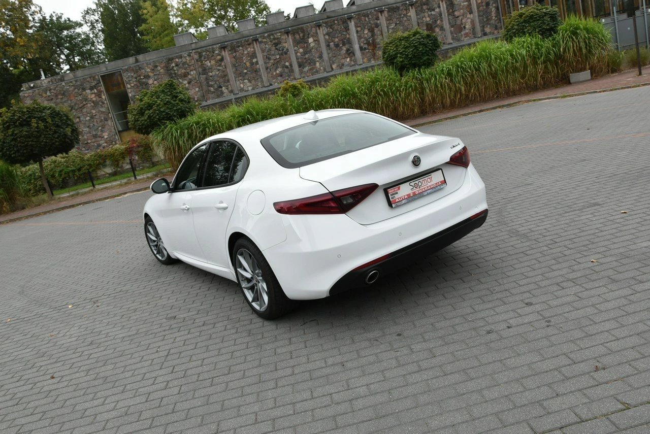 Alfa Romeo Giulia - Zdjęcie 20