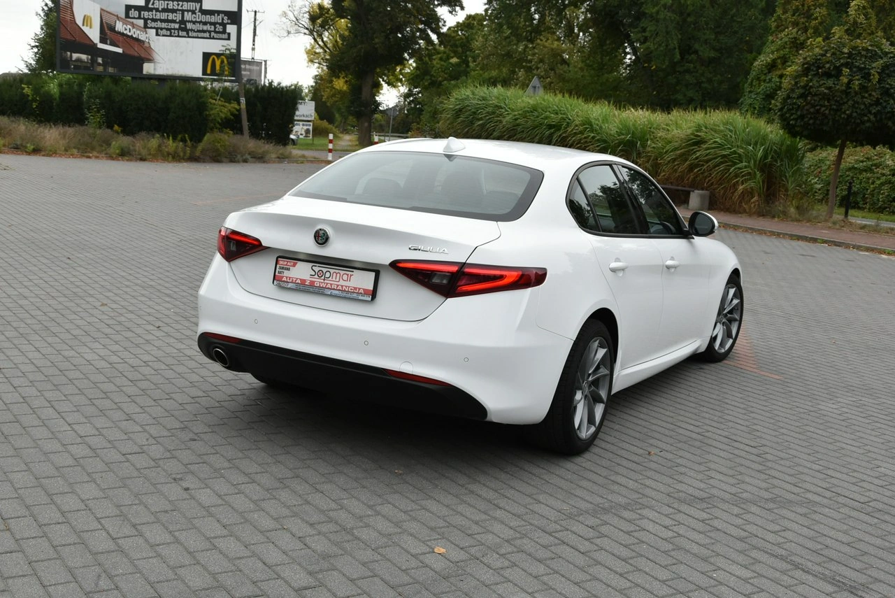 Alfa Romeo Giulia - Zdjęcie 21