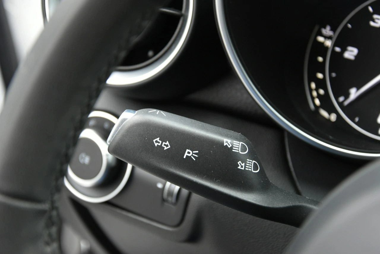 Alfa Romeo Giulia - Zdjęcie 30