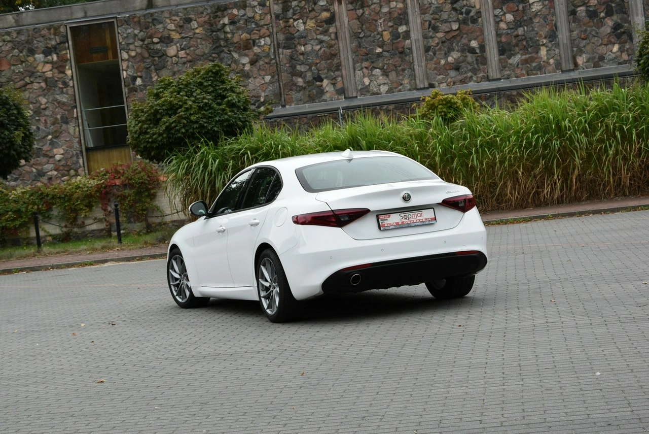 Alfa Romeo Giulia - Zdjęcie 3