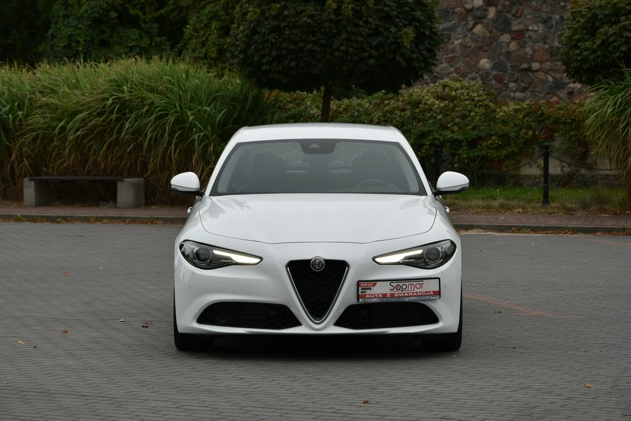 Alfa Romeo Giulia - Zdjęcie 7