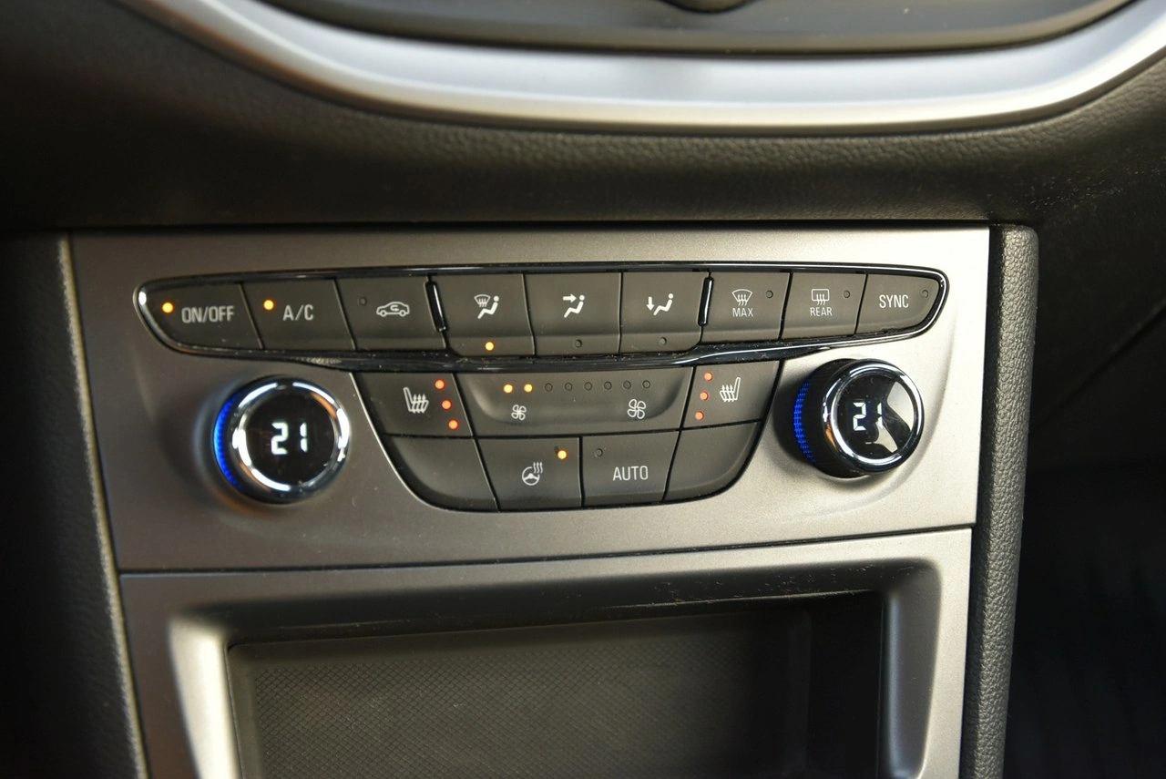 Opel Astra - Zdjęcie 9