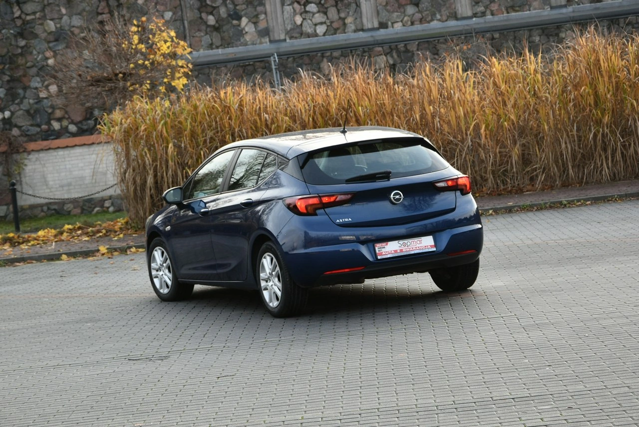 Opel Astra - Zdjęcie 4