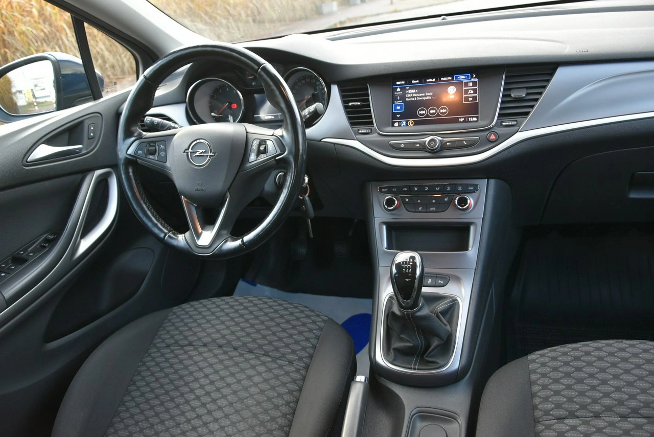 Opel Astra - Zdjęcie 8
