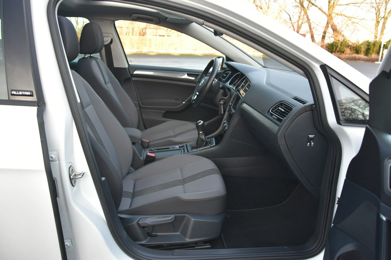 Volkswagen Golf - Zdjęcie 10