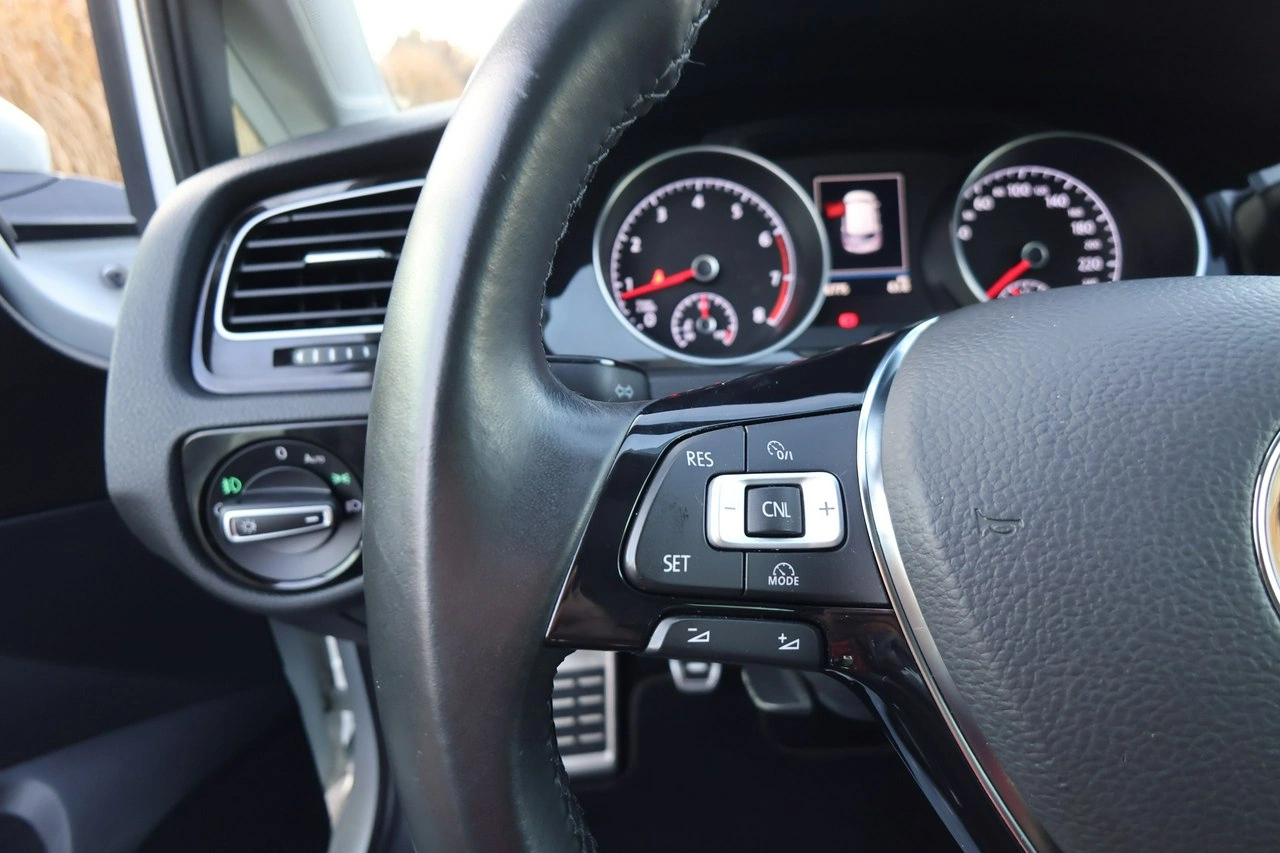 Volkswagen Golf - Zdjęcie 16