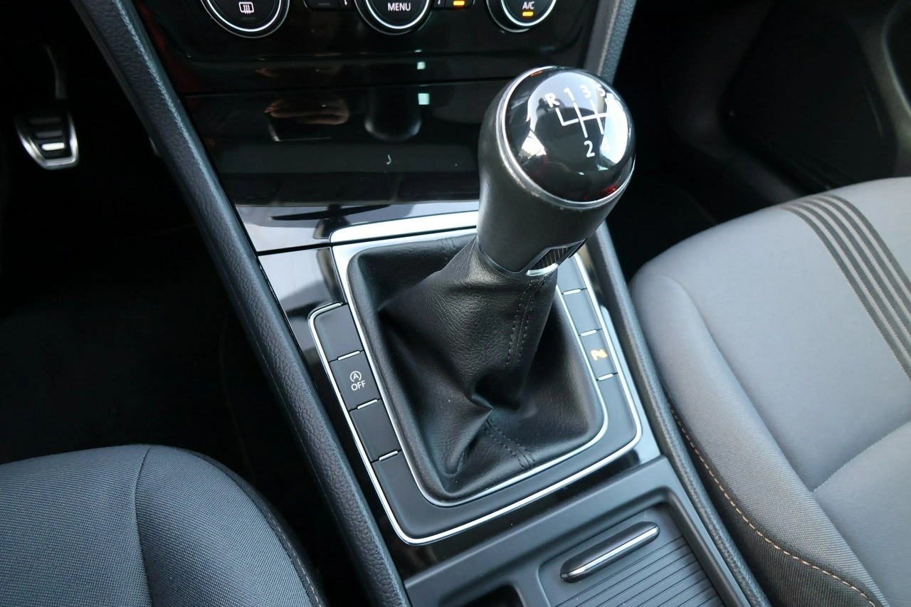 Volkswagen Golf - Zdjęcie 18