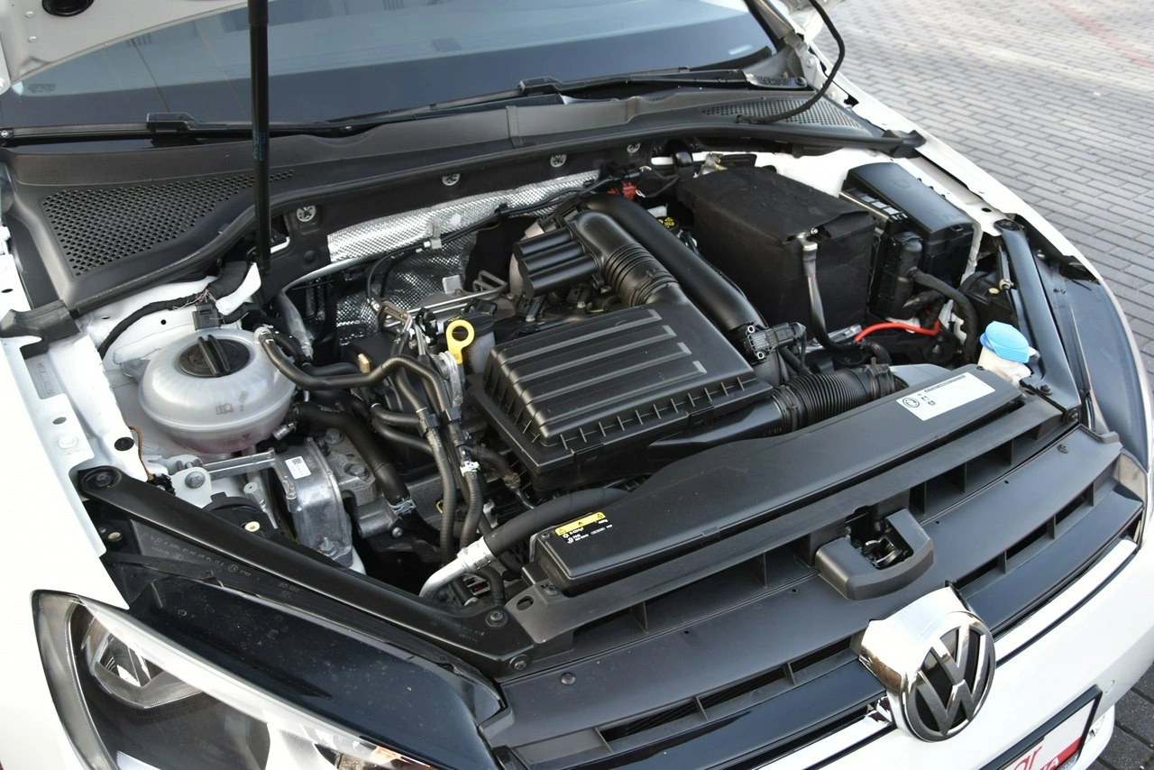 Volkswagen Golf - Zdjęcie 38