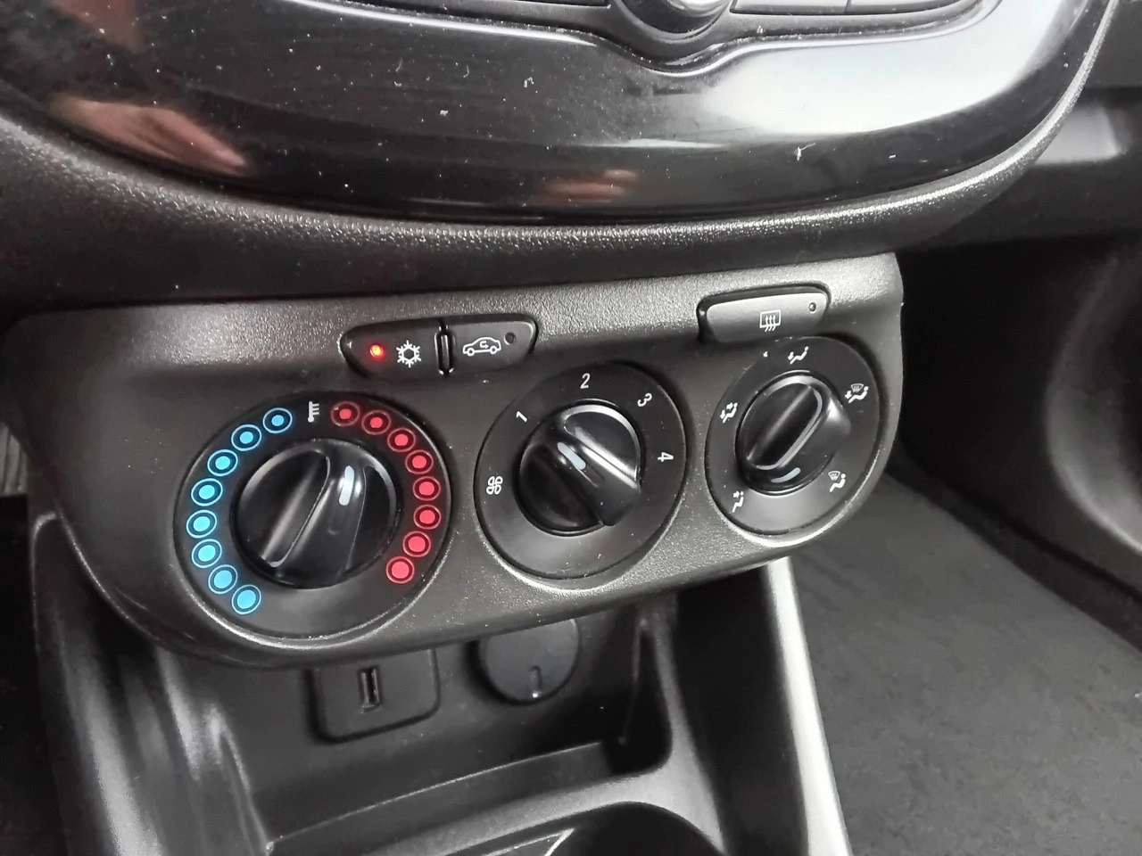 Opel Corsa - Zdjęcie 23