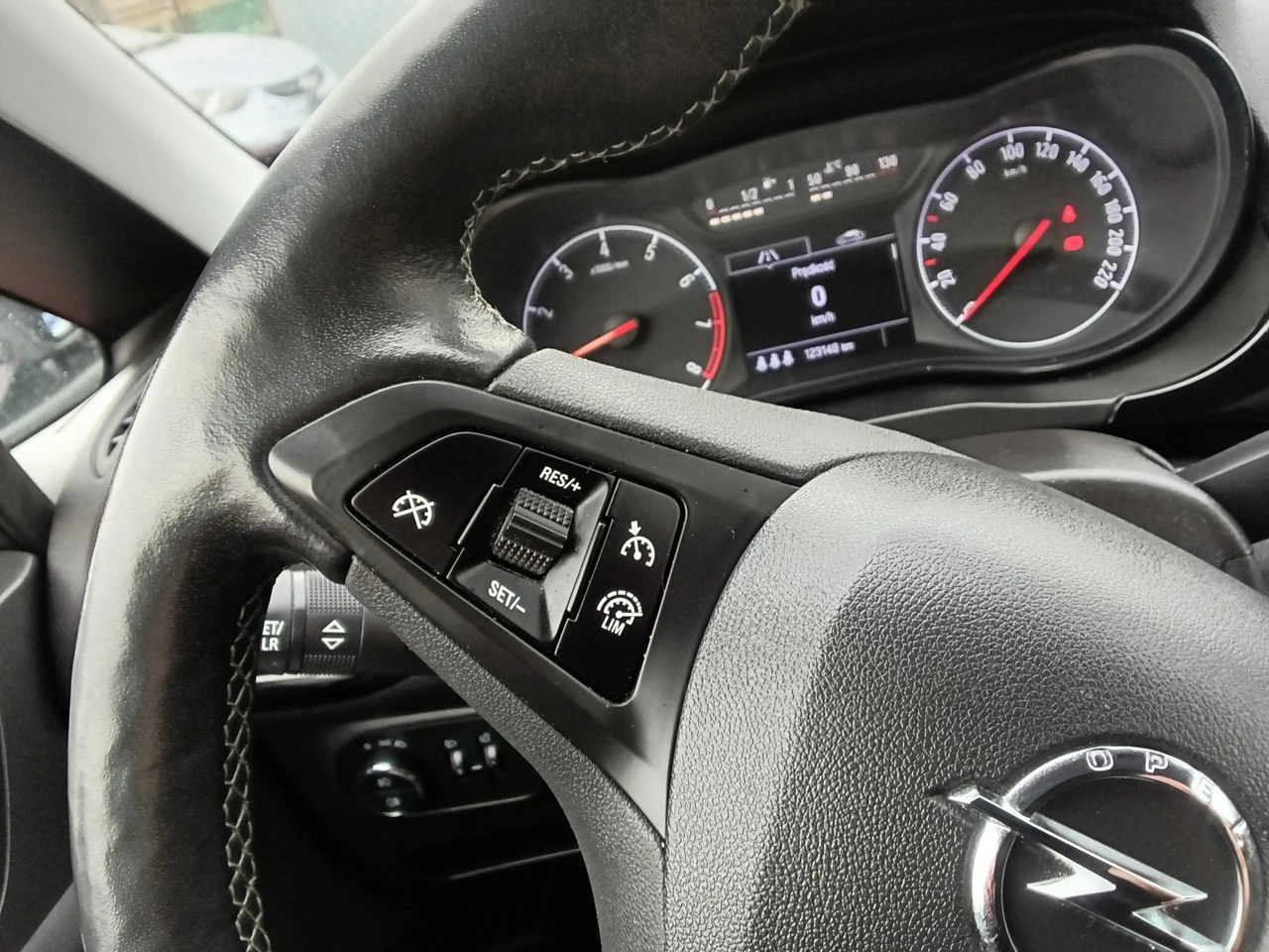 Opel Corsa - Zdjęcie 24