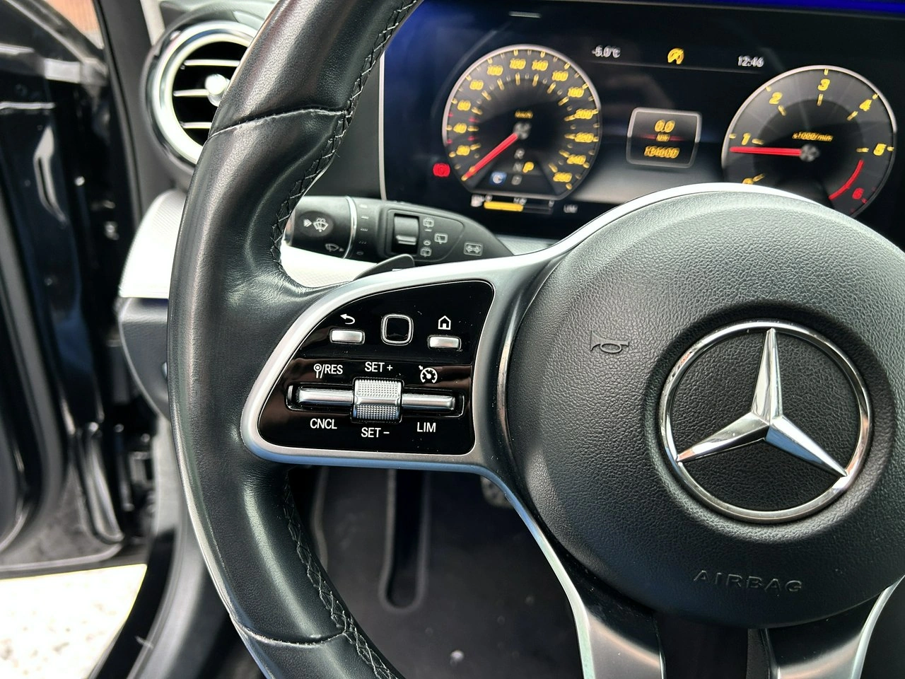 Mercedes E 200 - Zdjęcie 14