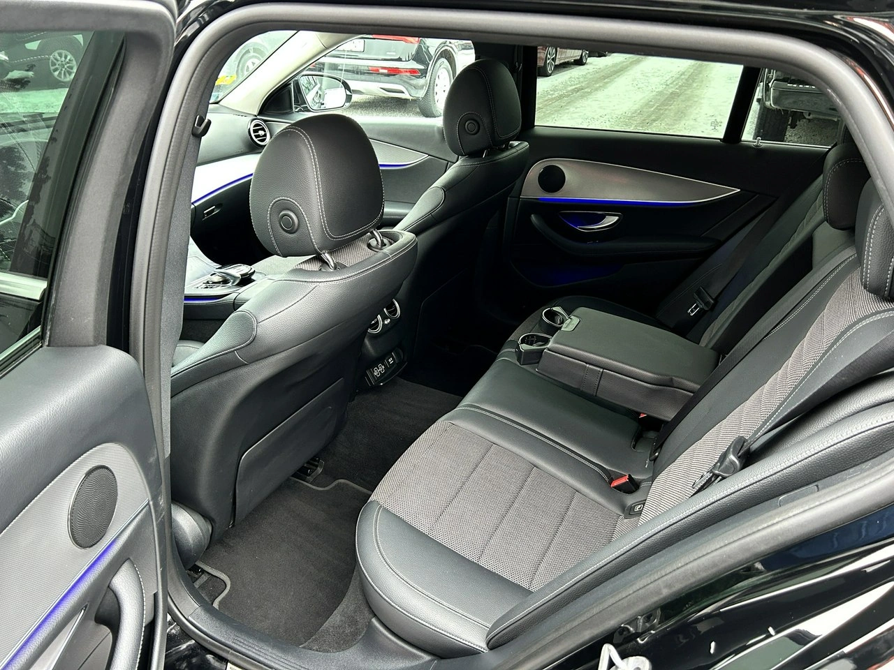 Mercedes E 200 - Zdjęcie 19