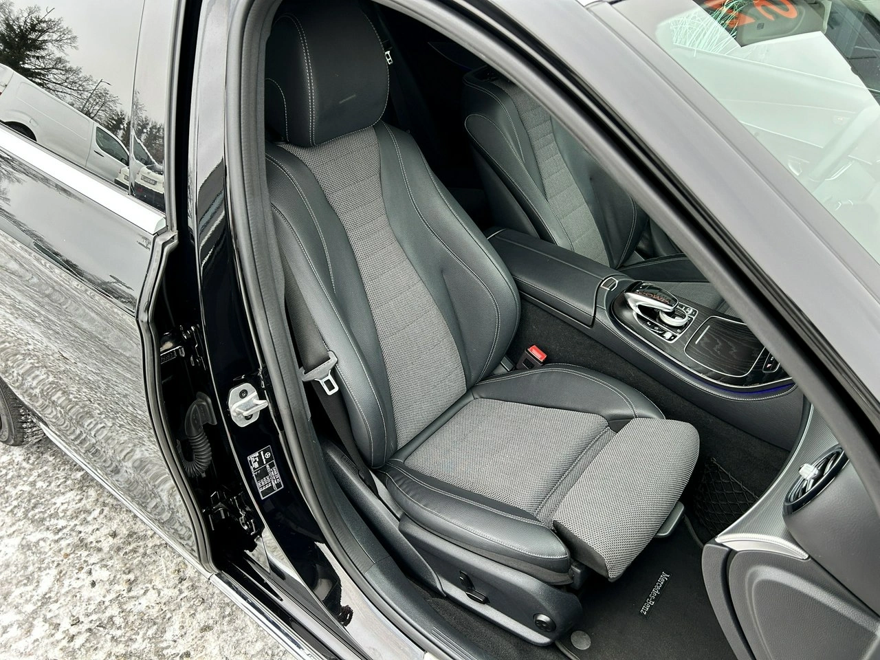 Mercedes E 200 - Zdjęcie 23