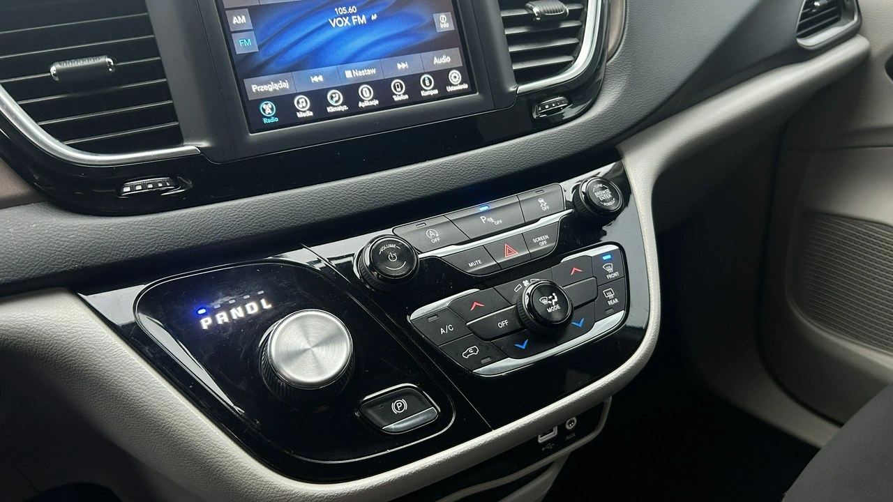 Chrysler Pacifica - Zdjęcie 14