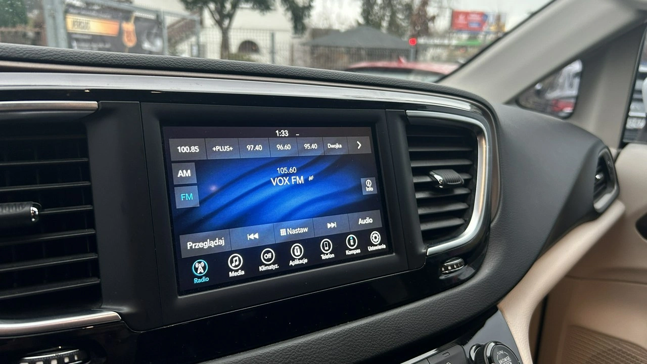 Chrysler Pacifica - Zdjęcie 17