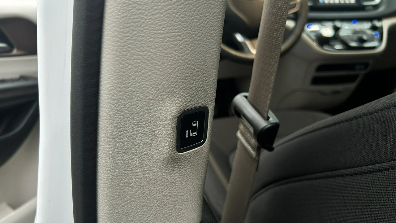 Chrysler Pacifica - Zdjęcie 18