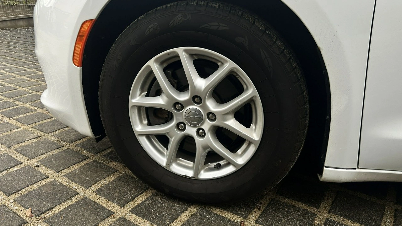 Chrysler Pacifica - Zdjęcie 21