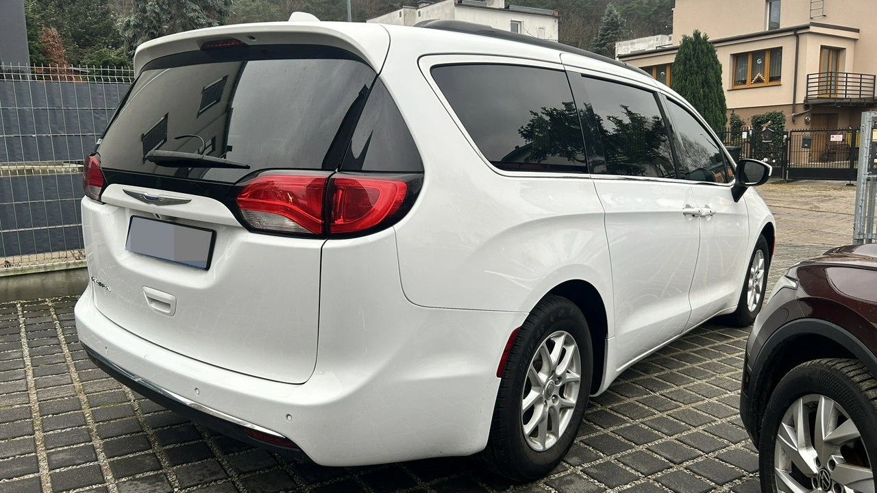 Chrysler Pacifica - Zdjęcie 3