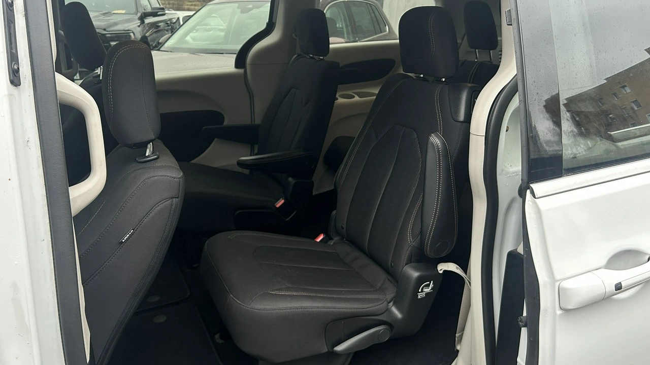 Chrysler Pacifica - Zdjęcie 7