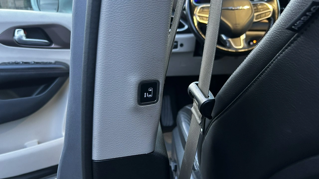 Chrysler Pacifica - Zdjęcie 11