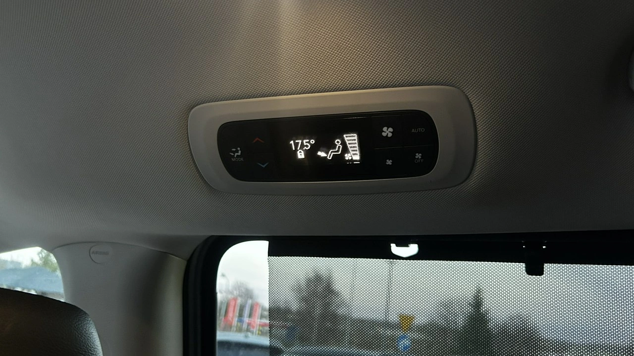 Chrysler Pacifica - Zdjęcie 16