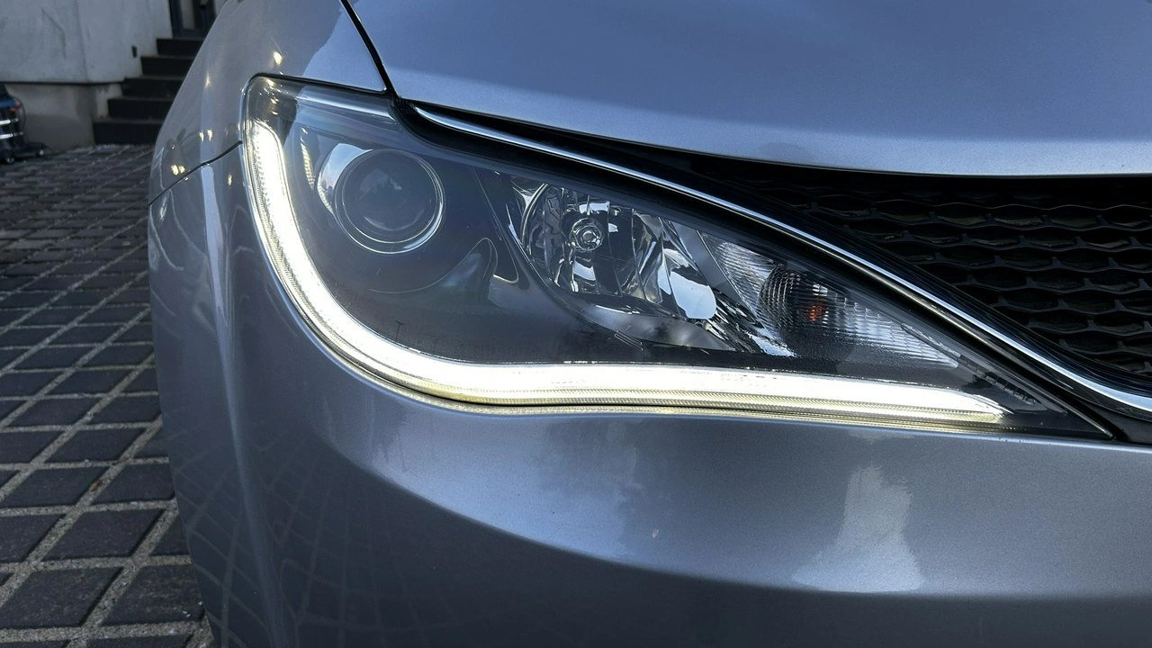 Chrysler Pacifica - Zdjęcie 17