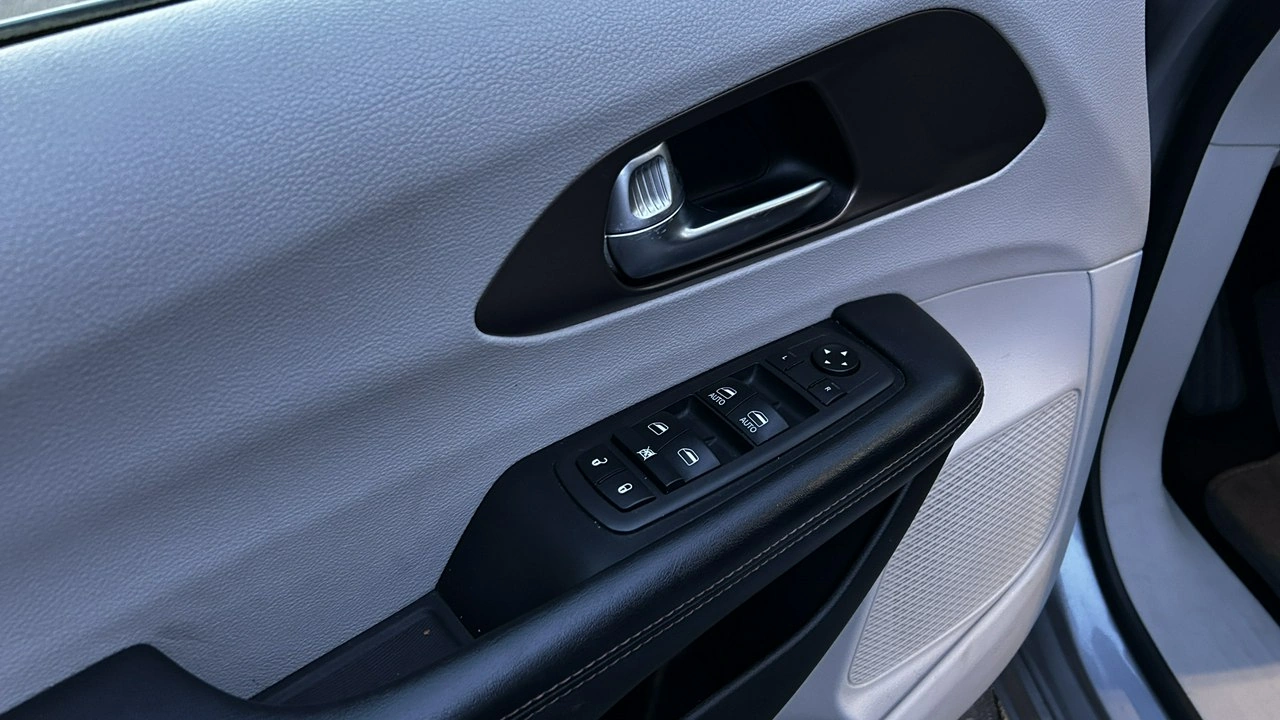 Chrysler Pacifica - Zdjęcie 21