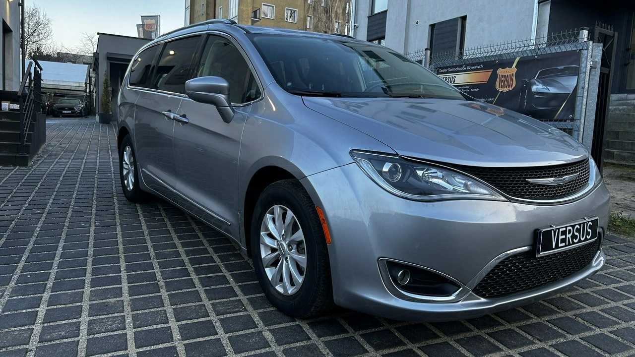 Chrysler Pacifica - Zdjęcie 2