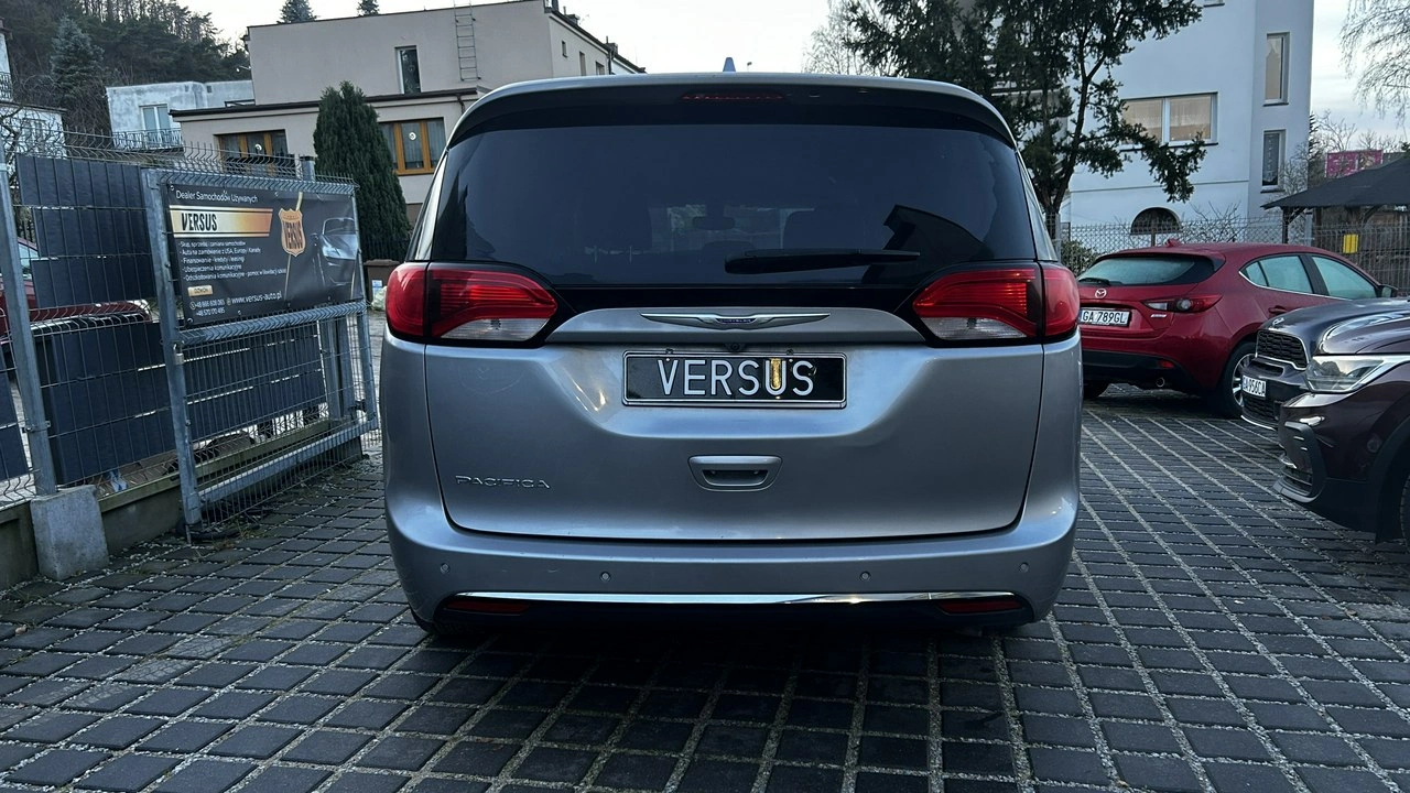 Chrysler Pacifica - Zdjęcie 4