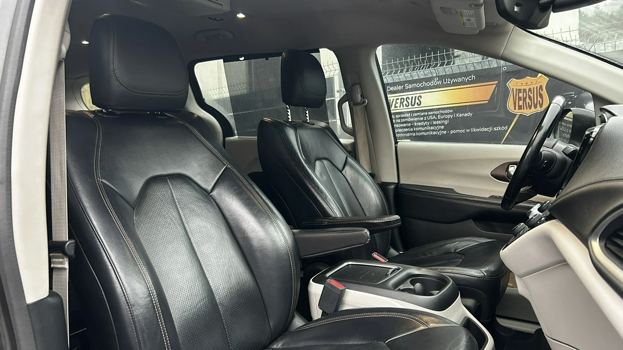 Chrysler Pacifica - Zdjęcie 10