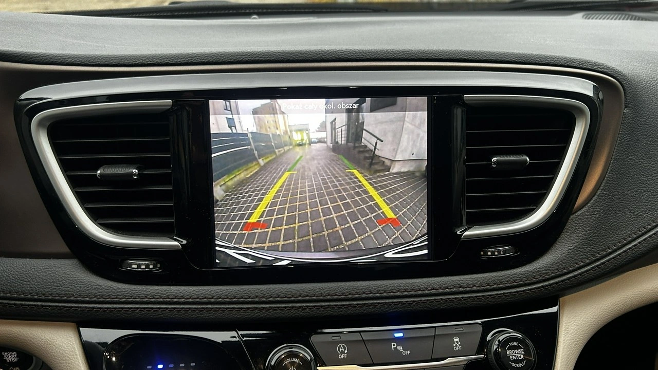 Chrysler Pacifica - Zdjęcie 17