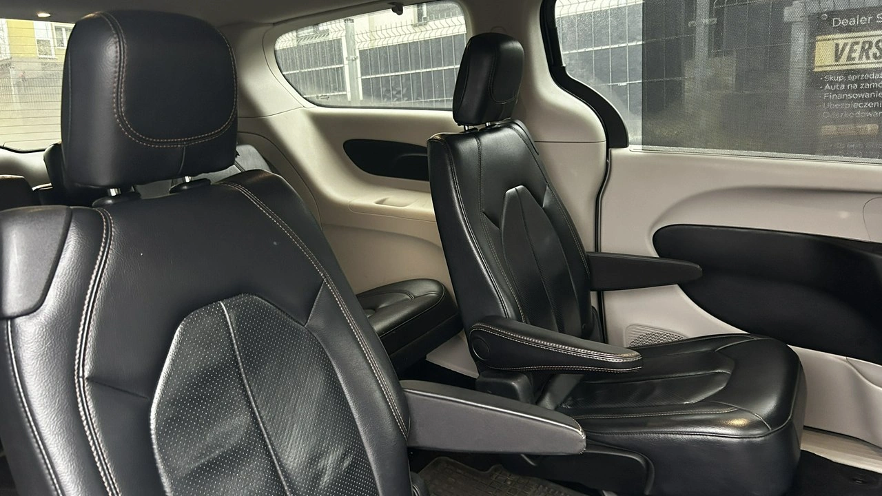 Chrysler Pacifica - Zdjęcie 21