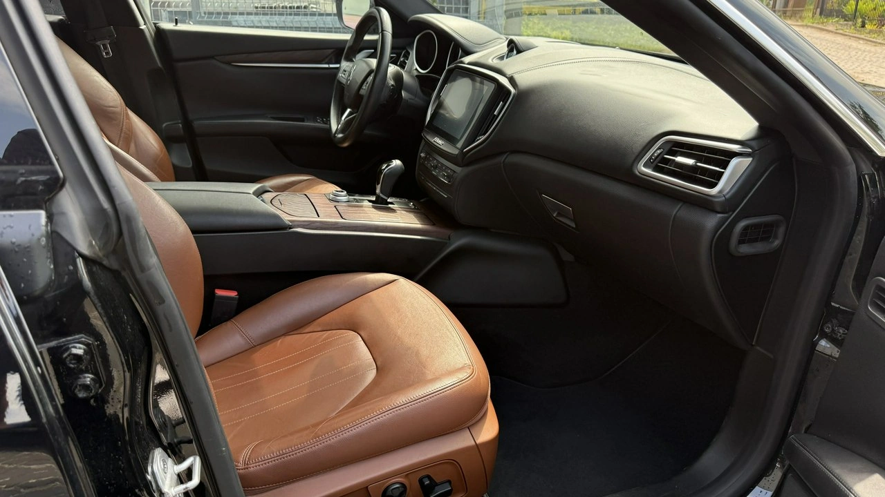 Maserati Ghibli - Zdjęcie 8