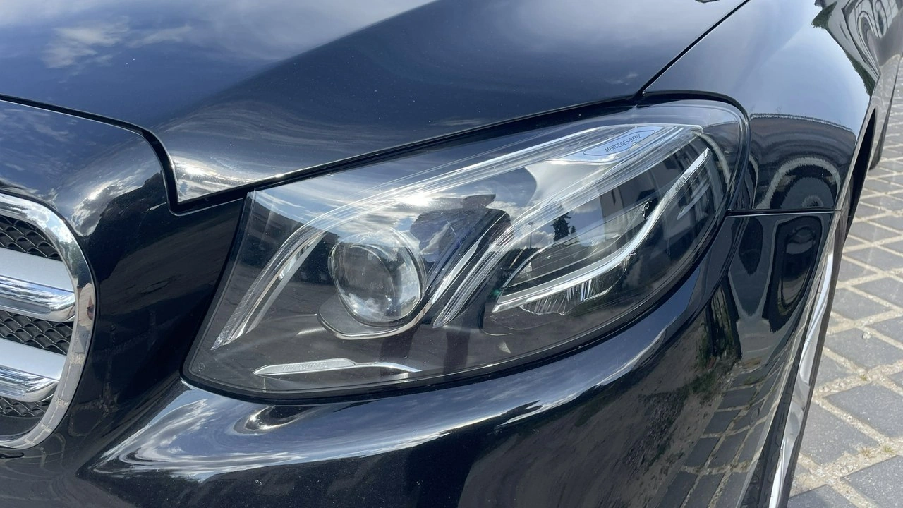 Mercedes E 220 - Zdjęcie 11