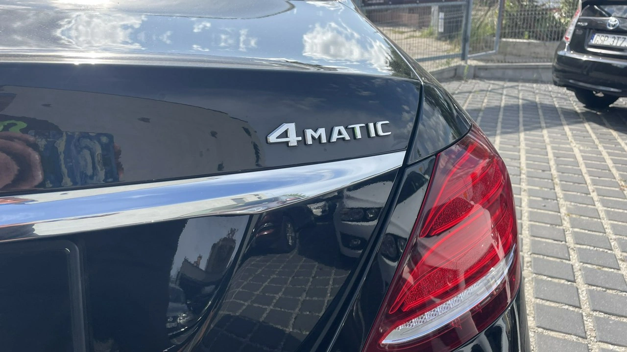 Mercedes E 220 - Zdjęcie 14