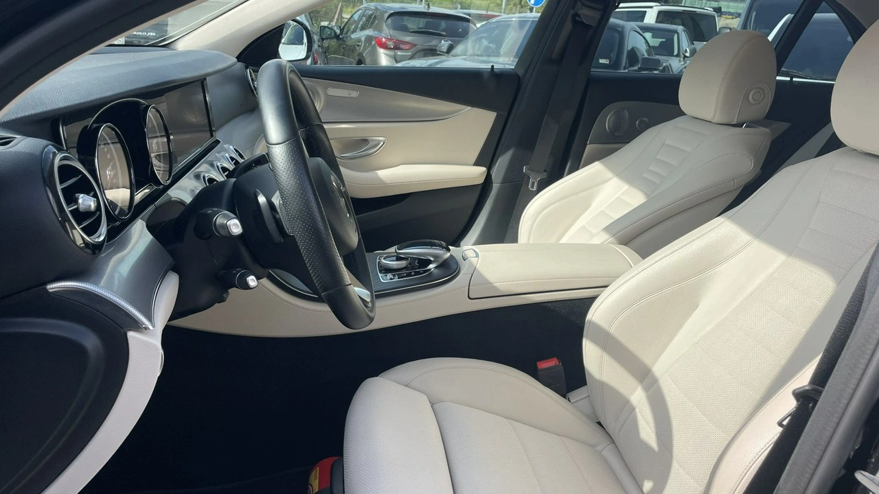 Mercedes E 220 - Zdjęcie 17