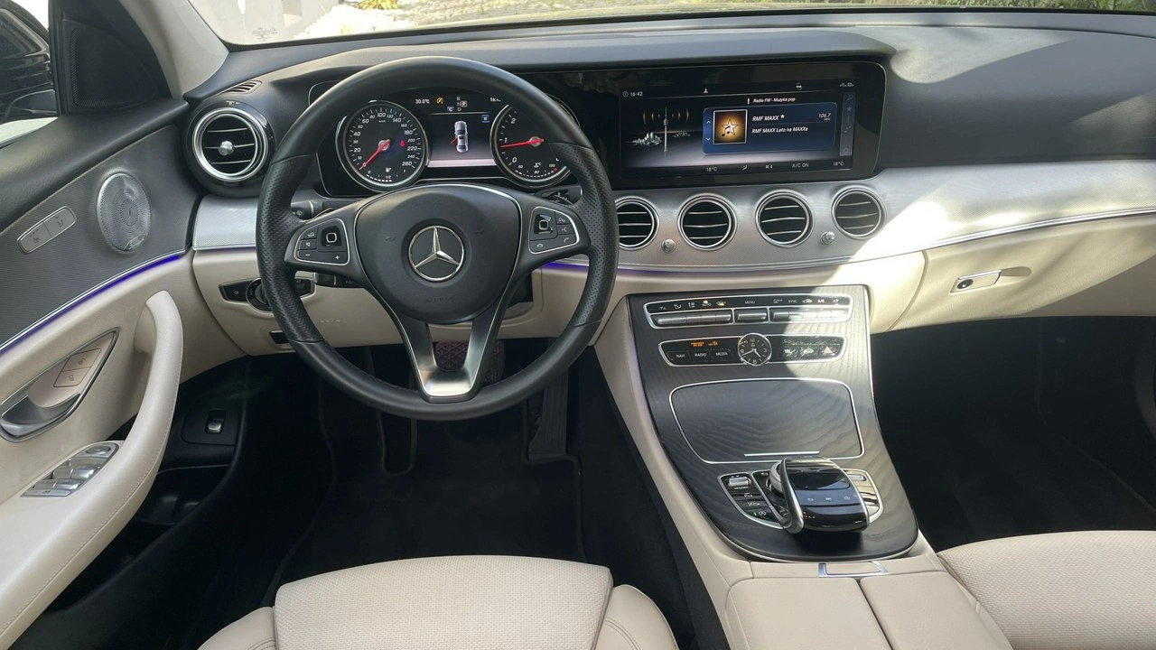 Mercedes E 220 - Zdjęcie 24