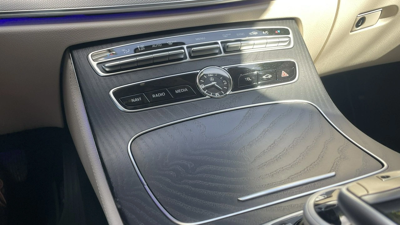 Mercedes E 220 - Zdjęcie 29