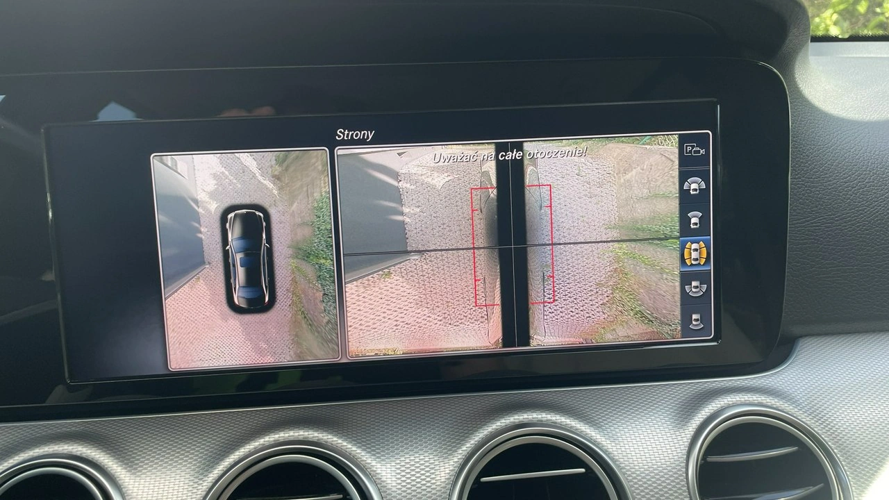 Mercedes E 220 - Zdjęcie 30