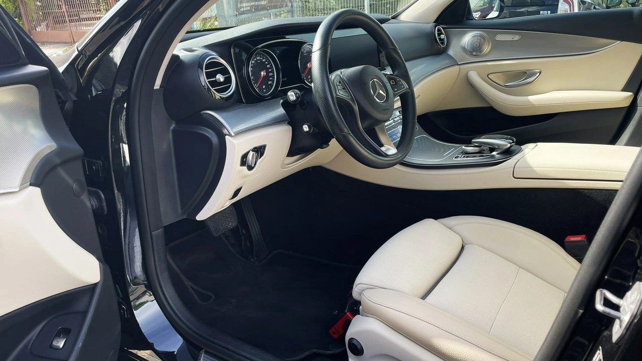 Mercedes E 220 - Zdjęcie 6