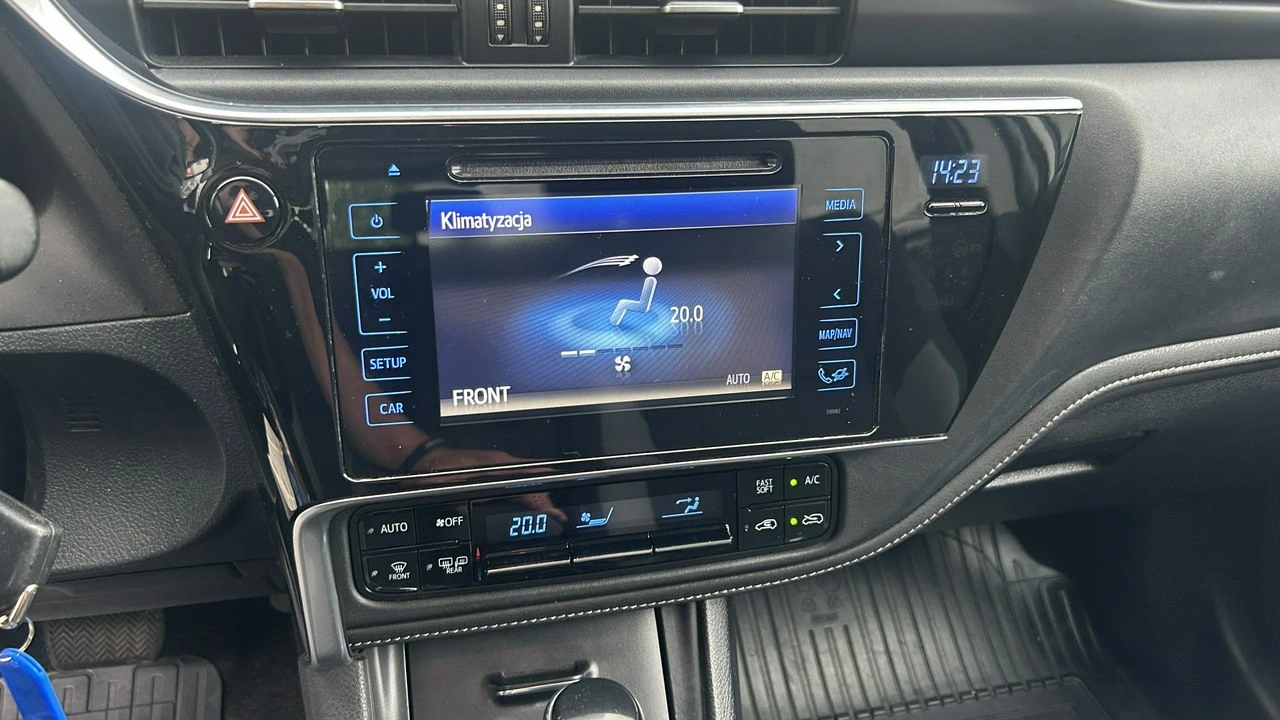Toyota Auris - Zdjęcie 15