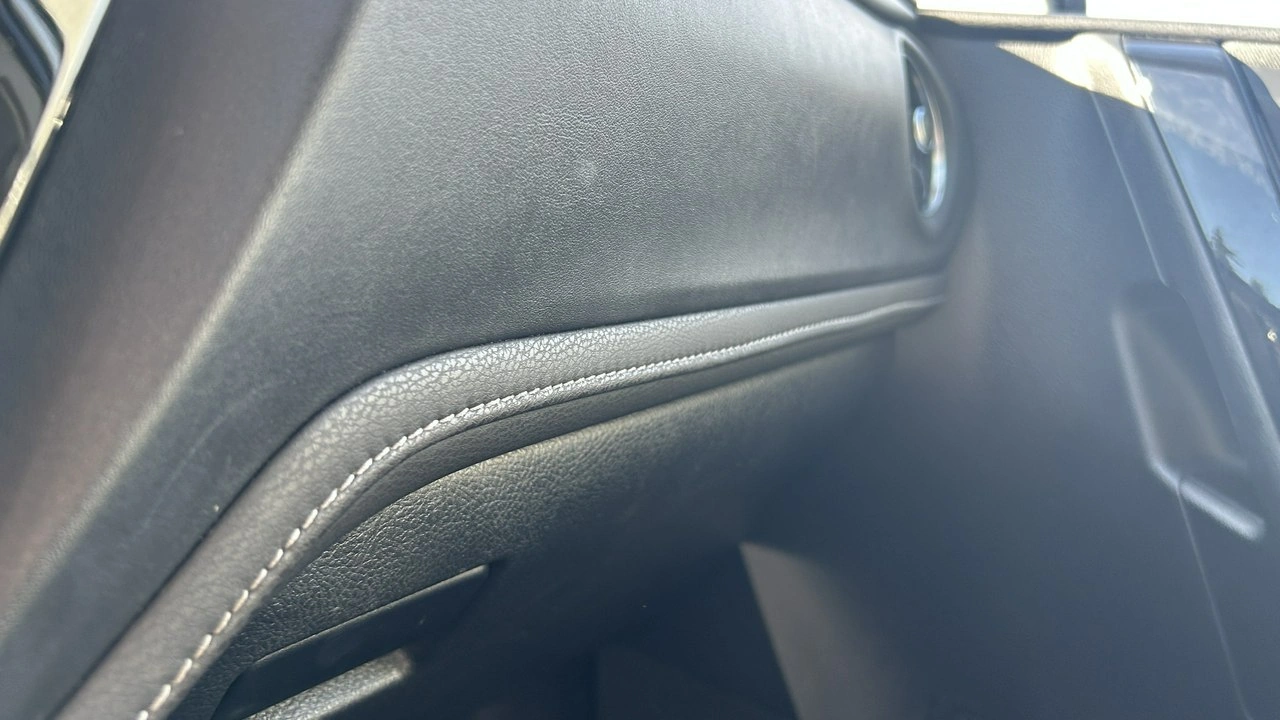 Toyota Auris - Zdjęcie 13