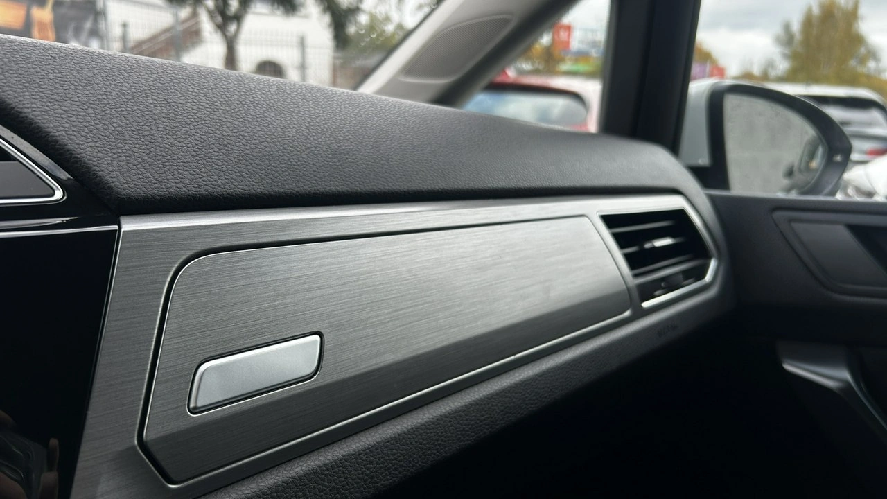 Volkswagen Touran - Zdjęcie 17